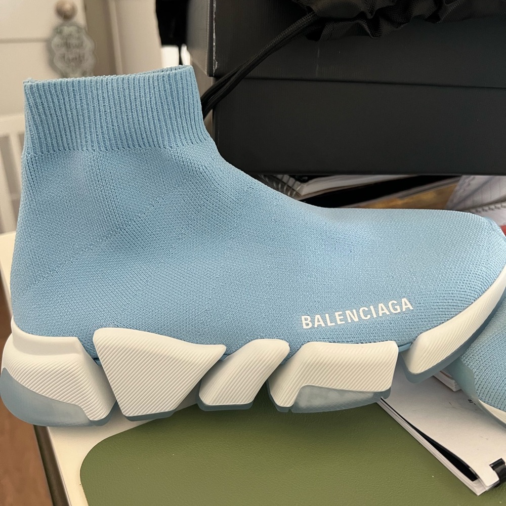 Brand new never worn Balencia shoes size 7